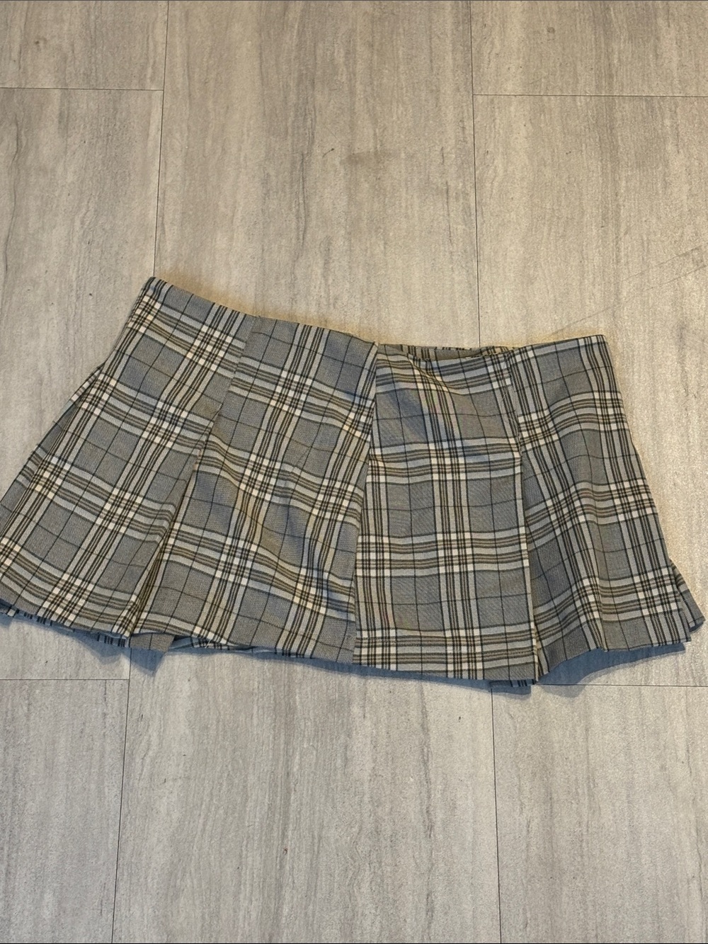 Windsor Plaid Pleated Mini Skirt - Gray & Black
